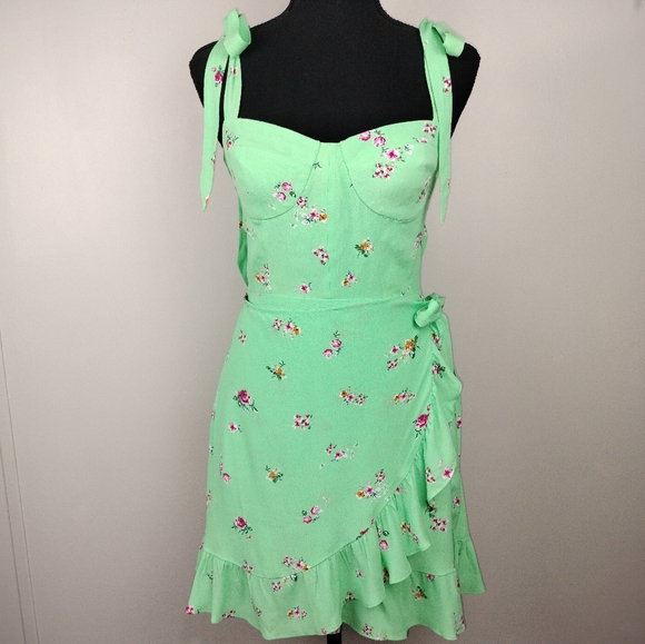 NWT WAYF Wrap Front Tie Strap Mini Dress in Mint Ditsy Sz. XS - Picture 4 of 13